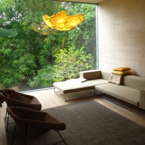 CONTEMPORARY WOODEN HOUSE , HANGING LIGHT 3 NUAGES
