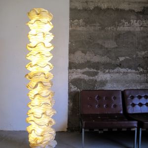 STELE LUMINEUSE DANS LOFT